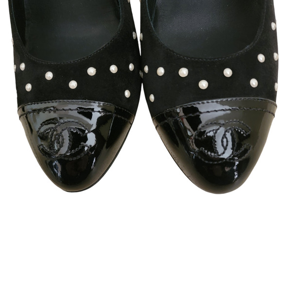 Chanel Black Suede Leather CC Logo Cap Toe High Heels Pearl Pumps 8 38.5 G33423 - Picture 7 of 14
